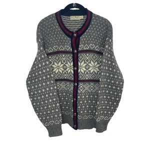 Vintage L.L. Bean Women's Wool Cardigan With Snowflakes Size M